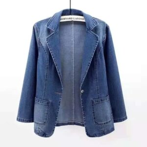 Veste en jean trempée pour femme